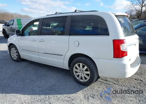 2016 Chrysler Town & Country Touring z USA, uszkodzony, nr VIN 2C4RC1BG6GR198744